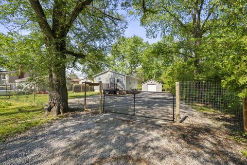 Tiny photo for 3637 S Champion Avenue, Columbus, OH 43207 (MLS # 226014031)