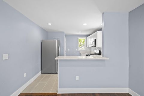 Tiny photo for 3637 S Champion Avenue, Columbus, OH 43207 (MLS # 226014031)