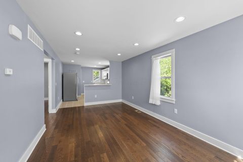 Tiny photo for 3637 S Champion Avenue, Columbus, OH 43207 (MLS # 226014031)