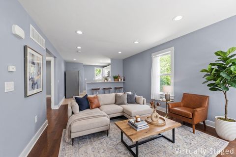 Tiny photo for 3637 S Champion Avenue, Columbus, OH 43207 (MLS # 226014031)