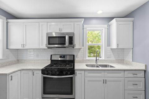 Tiny photo for 3637 S Champion Avenue, Columbus, OH 43207 (MLS # 226014031)