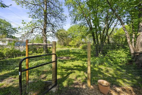 Tiny photo for 3637 S Champion Avenue, Columbus, OH 43207 (MLS # 226014031)