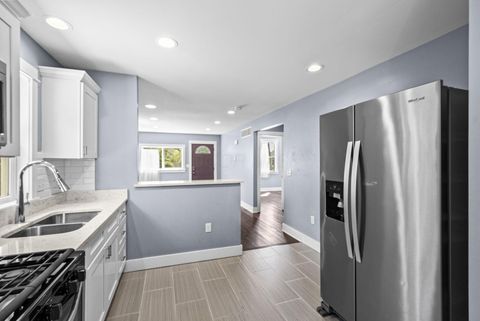 Tiny photo for 3637 S Champion Avenue, Columbus, OH 43207 (MLS # 226014031)