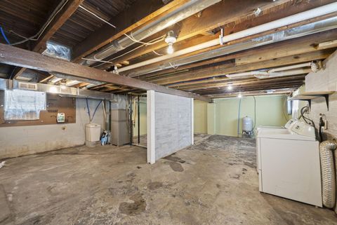 Tiny photo for 3637 S Champion Avenue, Columbus, OH 43207 (MLS # 226014031)
