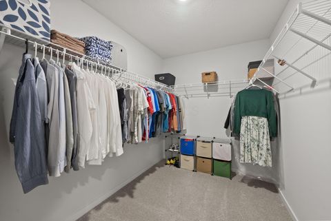 Tiny photo for 124 Avery Place, Granville, OH 43023 (MLS # 226010465)