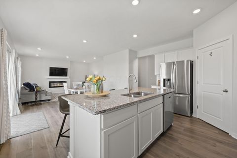 Tiny photo for 124 Avery Place, Granville, OH 43023 (MLS # 226010465)