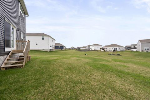 Tiny photo for 124 Avery Place, Granville, OH 43023 (MLS # 226010465)