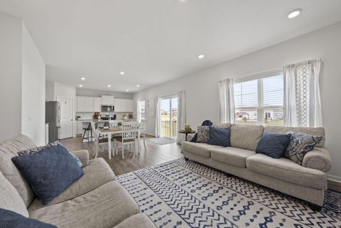 Tiny photo for 124 Avery Place, Granville, OH 43023 (MLS # 226010465)