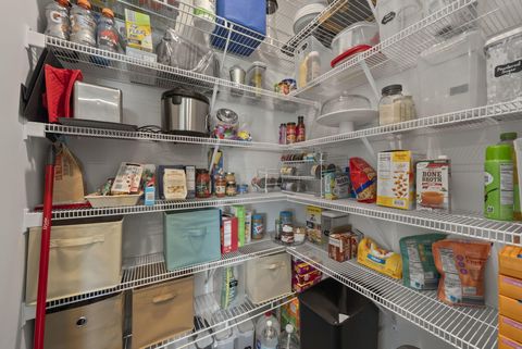 Tiny photo for 124 Avery Place, Granville, OH 43023 (MLS # 226010465)