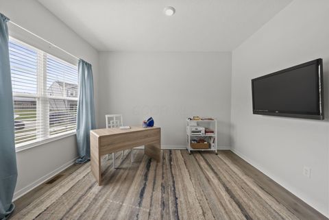 Tiny photo for 124 Avery Place, Granville, OH 43023 (MLS # 226010465)