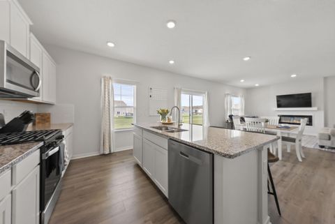 Tiny photo for 124 Avery Place, Granville, OH 43023 (MLS # 226010465)