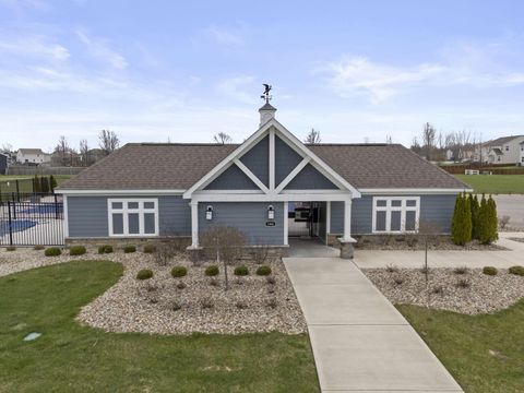 Tiny photo for 124 Avery Place, Granville, OH 43023 (MLS # 226010465)