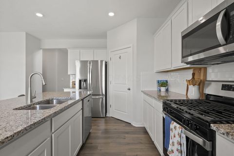 Tiny photo for 124 Avery Place, Granville, OH 43023 (MLS # 226010465)