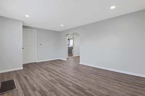 Tiny photo for 509 Helen Street, Columbus, OH 43223 (MLS # 226022484)