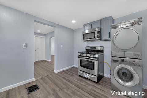 Tiny photo for 509 Helen Street, Columbus, OH 43223 (MLS # 226022484)