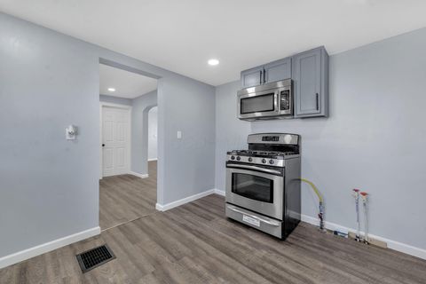 Tiny photo for 509 Helen Street, Columbus, OH 43223 (MLS # 226022484)