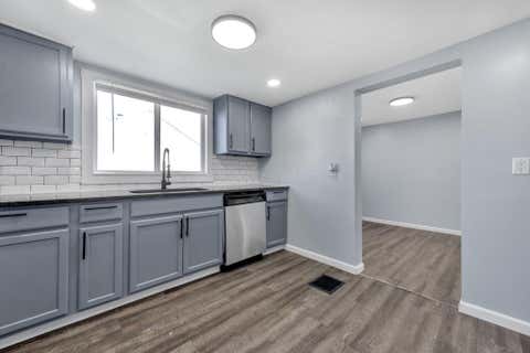 Tiny photo for 509 Helen Street, Columbus, OH 43223 (MLS # 226022484)