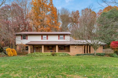 Photo of 11 Hillandale Drive, Newark, OH 43055 (MLS # 225042604)