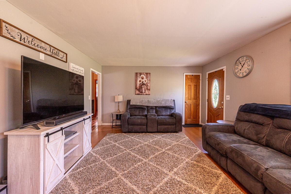 1485 E Choctaw Drive, London, Ohio image 4