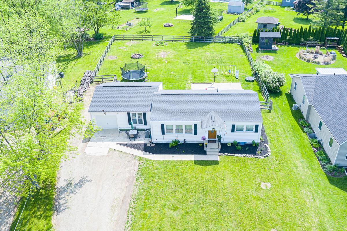 1485 E Choctaw Drive, London, Ohio image 1