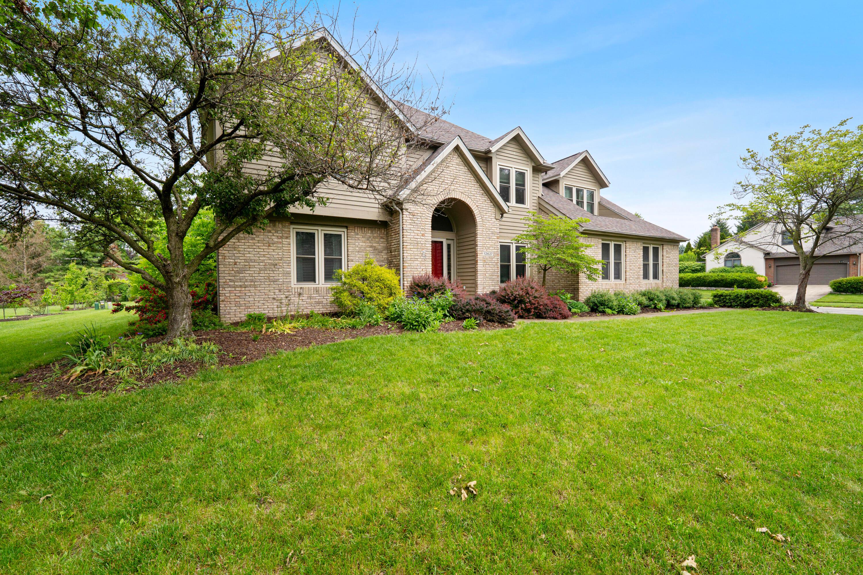 12627 Oakmere Drive, Pickerington, Ohio image 3