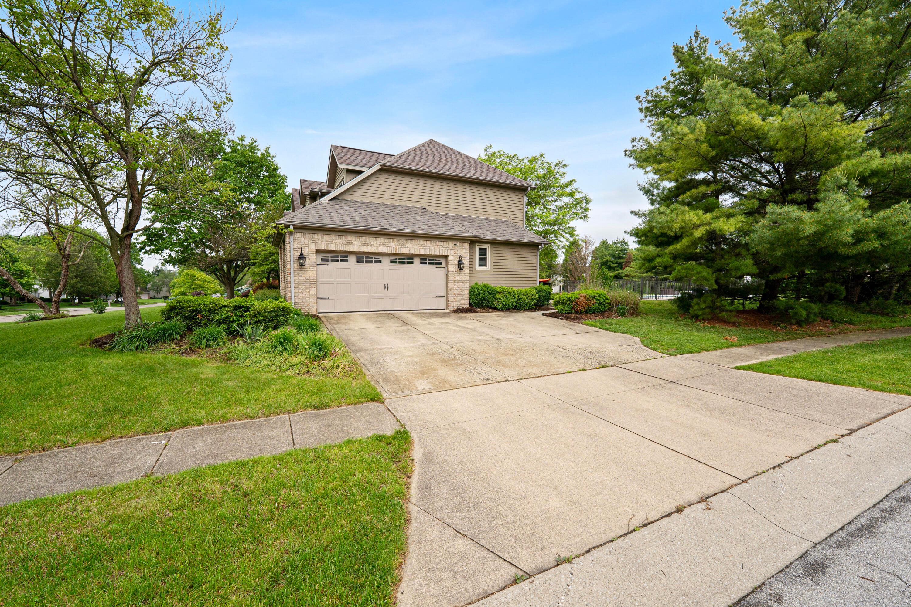 12627 Oakmere Drive, Pickerington, Ohio image 4