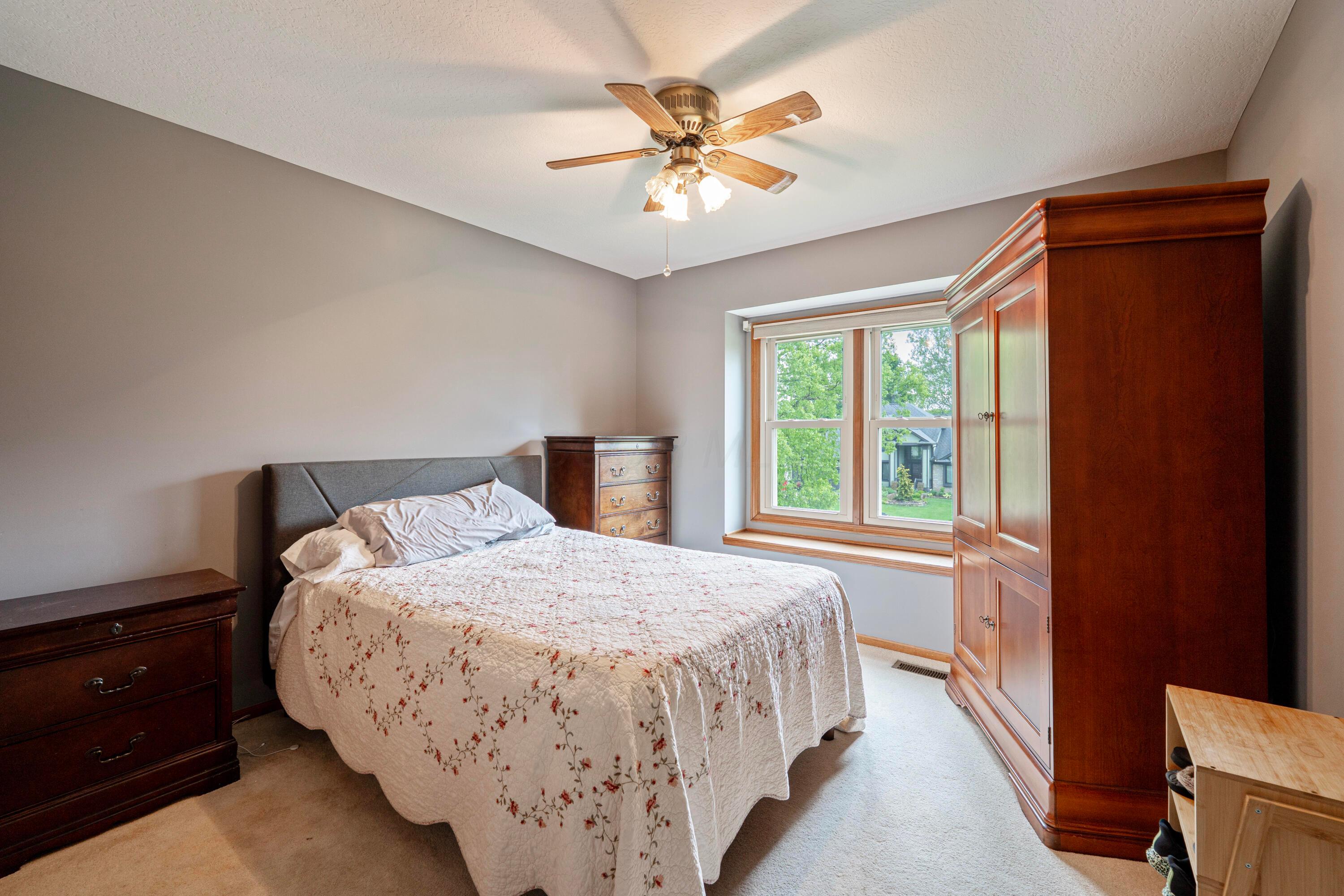 12627 Oakmere Drive, Pickerington, Ohio image 33