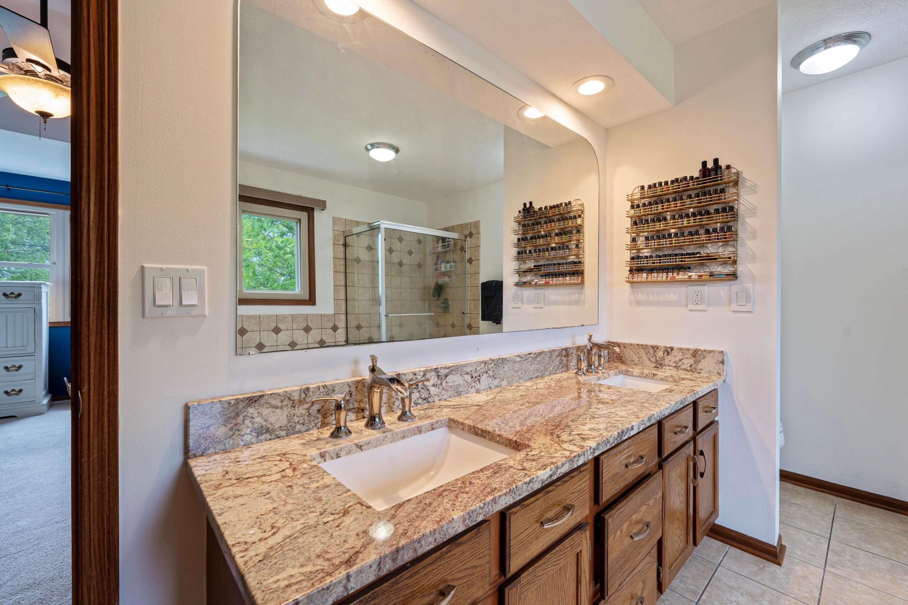12627 Oakmere Drive, Pickerington, Ohio image 27