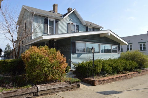 Photo of 435 E Main Street, Lancaster, OH 43130 (MLS # 226037698)