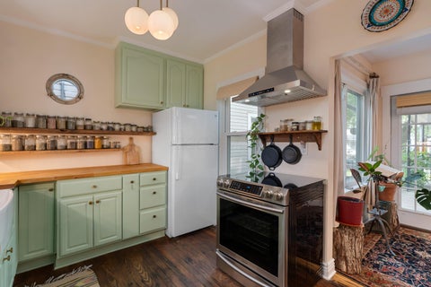 Tiny photo for 69 E Dodridge Street, Columbus, OH 43202 (MLS # 226034480)