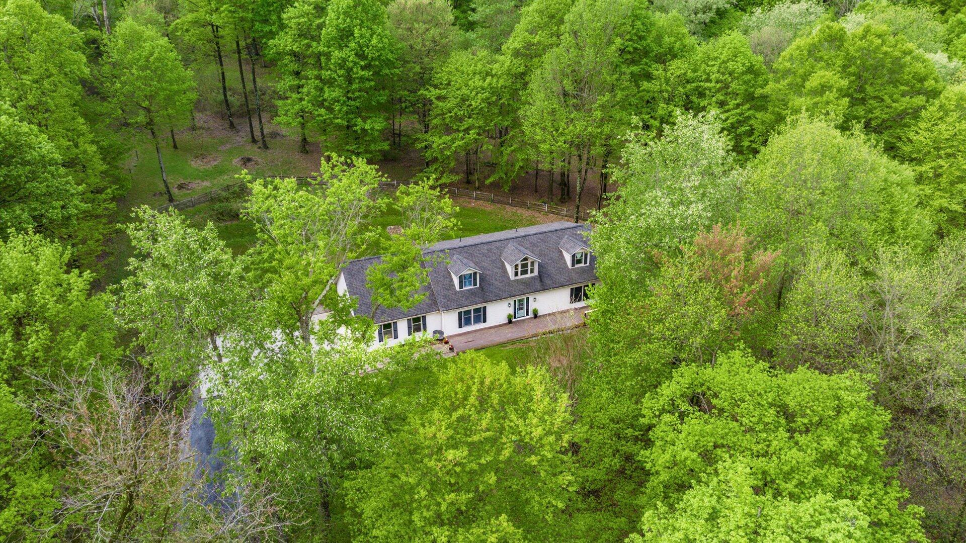 565 Welsh Lane, Granville, Ohio image 2