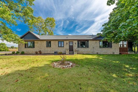 Photo of 3414 State Route 203, Radnor, OH 43066 (MLS # 225037708)