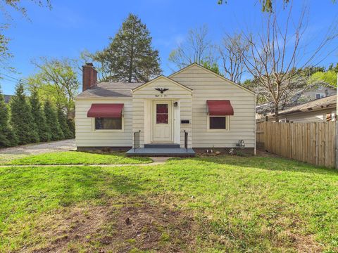 Photo of 805 Sheridan Drive, Lancaster, OH 43130 (MLS # 226012904)