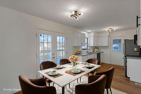 Tiny photo for 4400 Honeywood Court, Columbus, OH 43228 (MLS # 226000465)