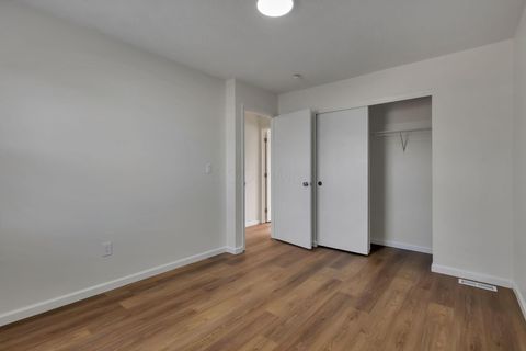 Tiny photo for 4400 Honeywood Court, Columbus, OH 43228 (MLS # 226000465)