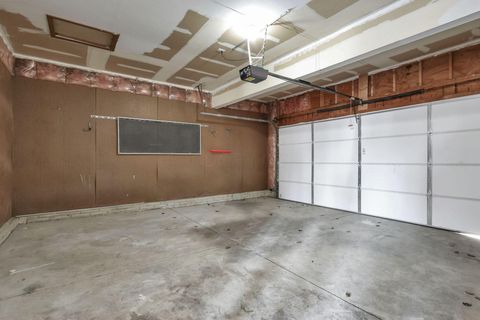 Tiny photo for 4400 Honeywood Court, Columbus, OH 43228 (MLS # 226000465)