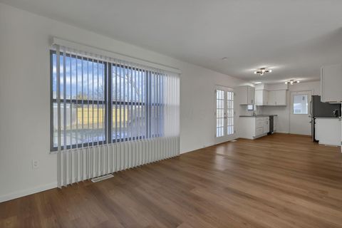 Tiny photo for 4400 Honeywood Court, Columbus, OH 43228 (MLS # 226000465)