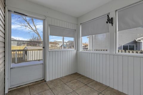 Tiny photo for 4400 Honeywood Court, Columbus, OH 43228 (MLS # 226000465)