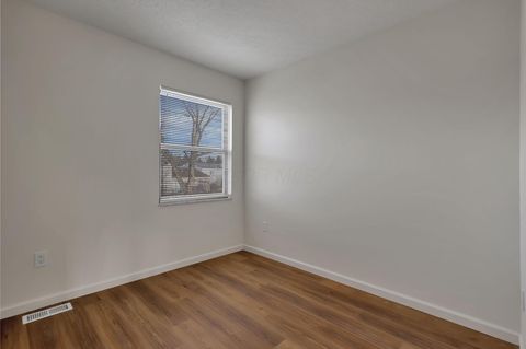 Tiny photo for 4400 Honeywood Court, Columbus, OH 43228 (MLS # 226000465)