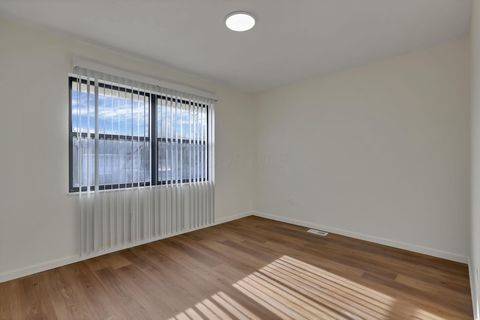 Tiny photo for 4400 Honeywood Court, Columbus, OH 43228 (MLS # 226000465)