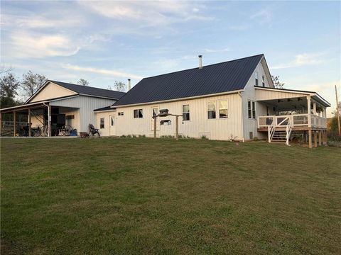 Photo of 12940 Fallsburg Road, Frazeysburg, OH 43822 (MLS # 225042631)