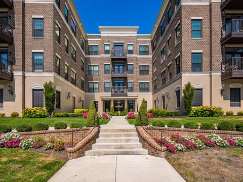 Photo of 1670 E Broad 206 #206, Columbus, OH 43203 (MLS # 226002840)