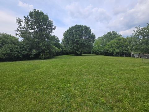 Photo of 4719 Trabue Woods Court, Columbus, OH 43228 (MLS # 225025265) Photo of 4719 Trabue Woods Court, Columbus, OH 43228 (MLS # 225025265)