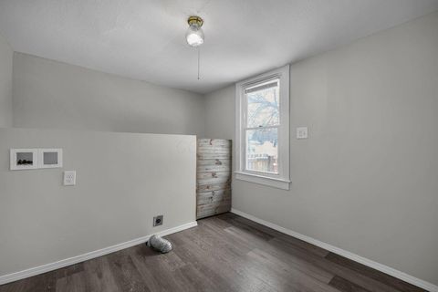 Tiny photo for 122 W Shields Street, Newark, OH 43055 (MLS # 226000936)