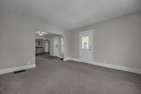 Tiny photo for 122 W Shields Street, Newark, OH 43055 (MLS # 226000936)