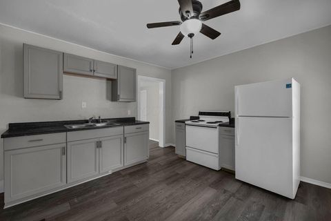 Tiny photo for 122 W Shields Street, Newark, OH 43055 (MLS # 226000936)