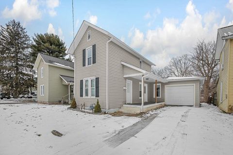 Tiny photo for 122 W Shields Street, Newark, OH 43055 (MLS # 226000936)