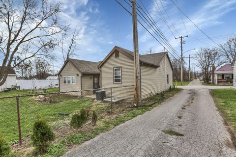 Photo of 332 Fountain Avenue, Washington Court House, OH 43160 (MLS # 226008273)