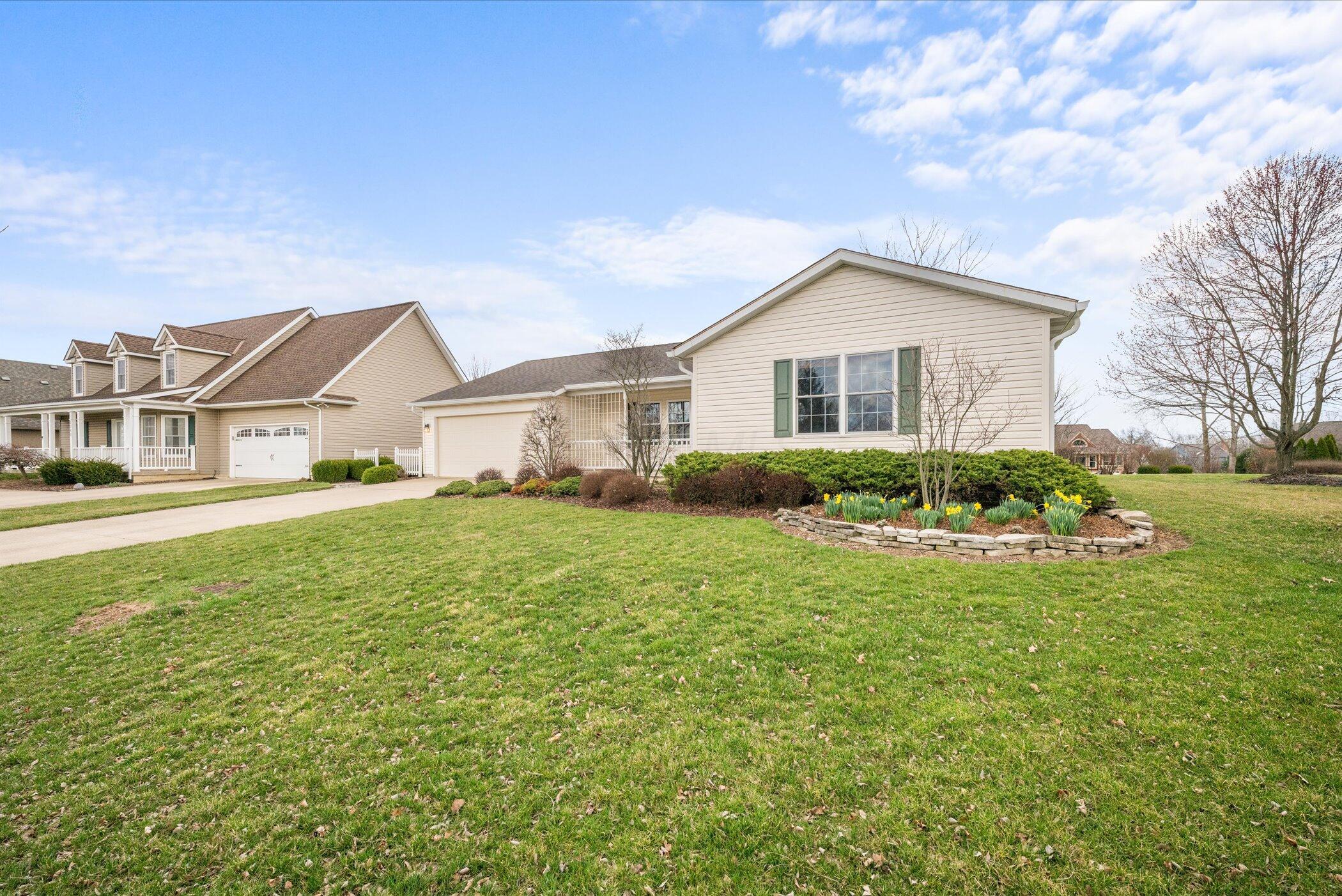 1260 Carmel Drive, Marysville, Ohio image 4