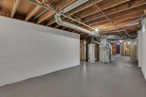 Tiny photo for 4391 Kendale Court, Columbus, OH 43220 (MLS # 226000780)